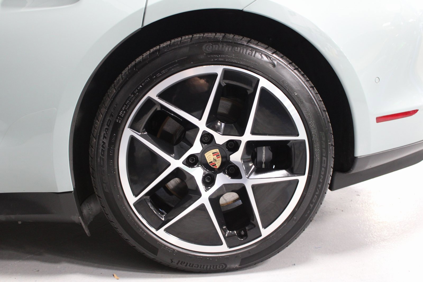 Certified 2025 Porsche Taycan image 19