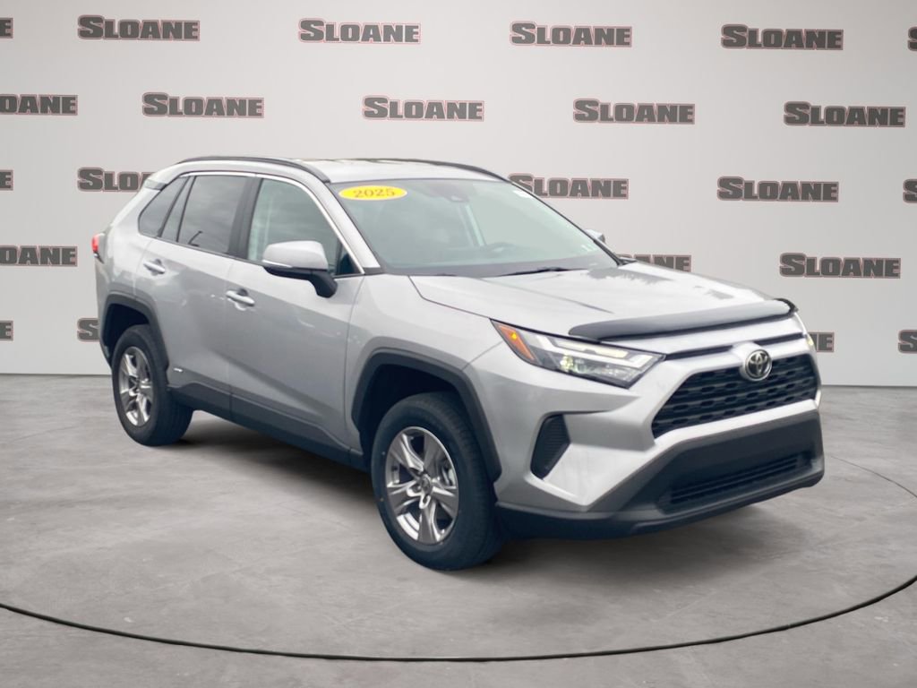 Used 2025 Toyota RAV4 XLE AWD/4WD image 7