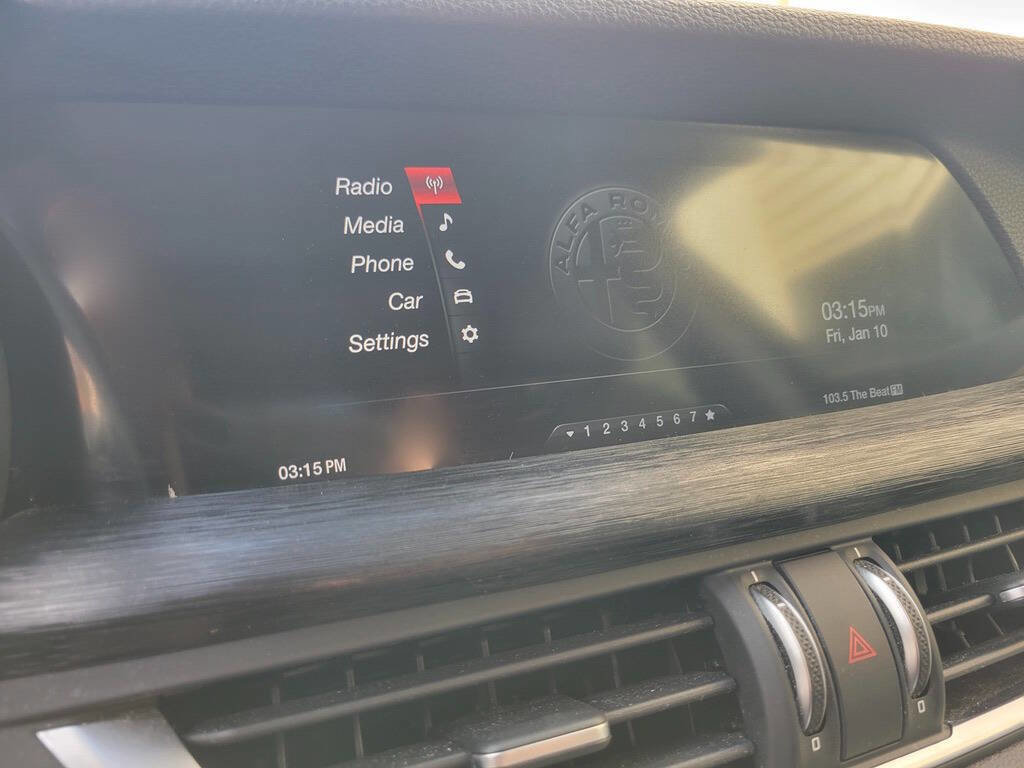 Used 2019 Alfa Romeo Stelvio Sprint w/ Nero Edizione image 27