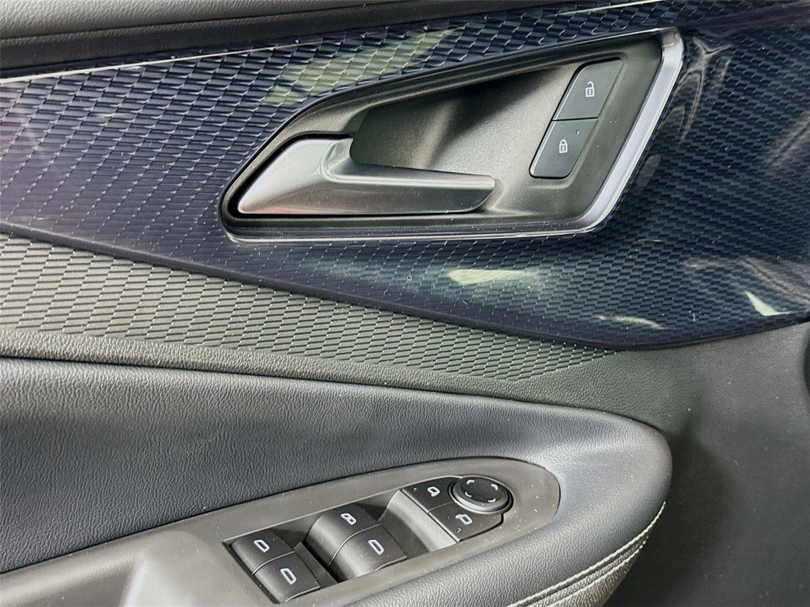 Used 2025 Chevrolet Blazer EV LT image 18