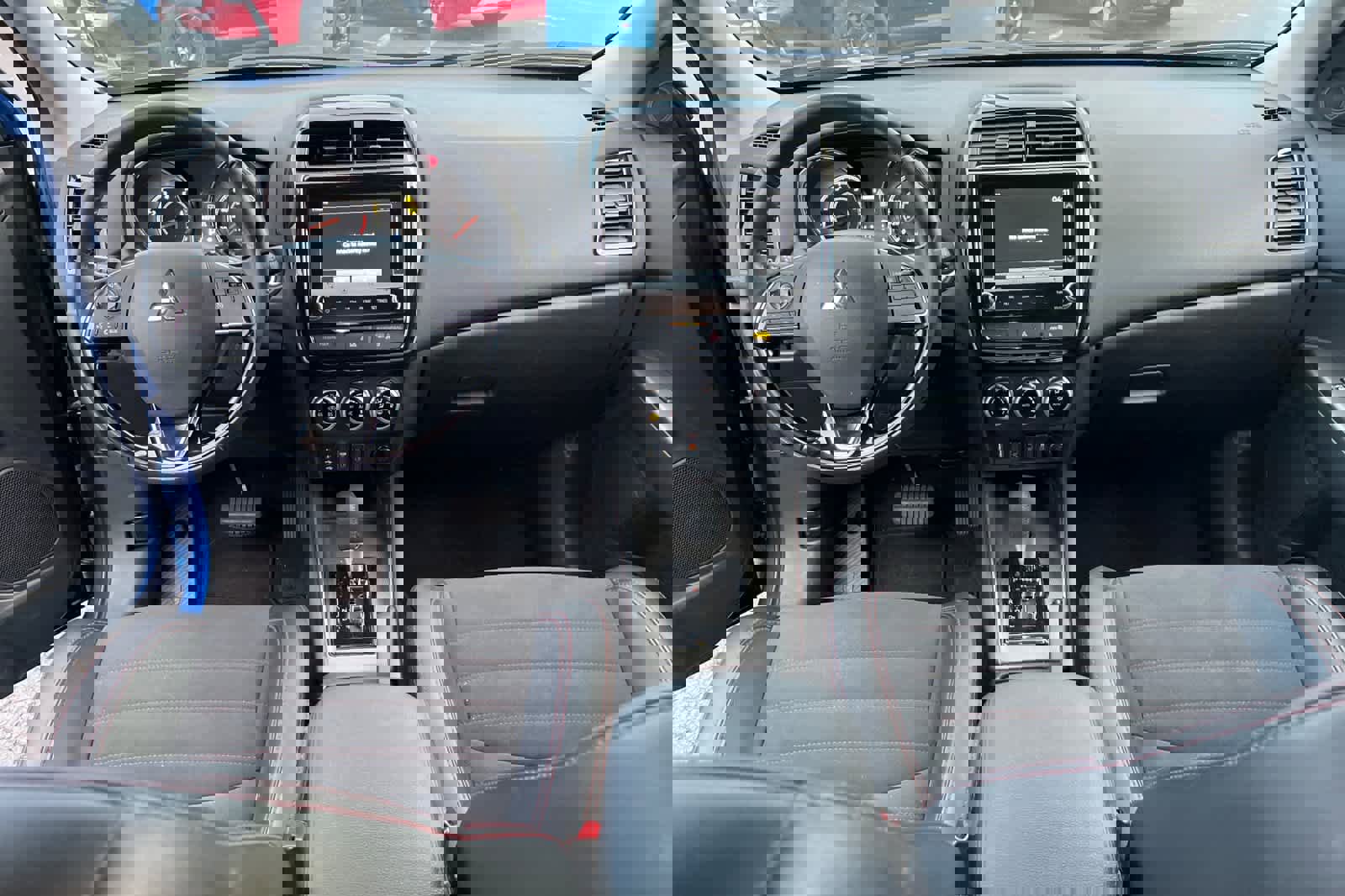 Used 2024 Mitsubishi Outlander Sport SE image 3