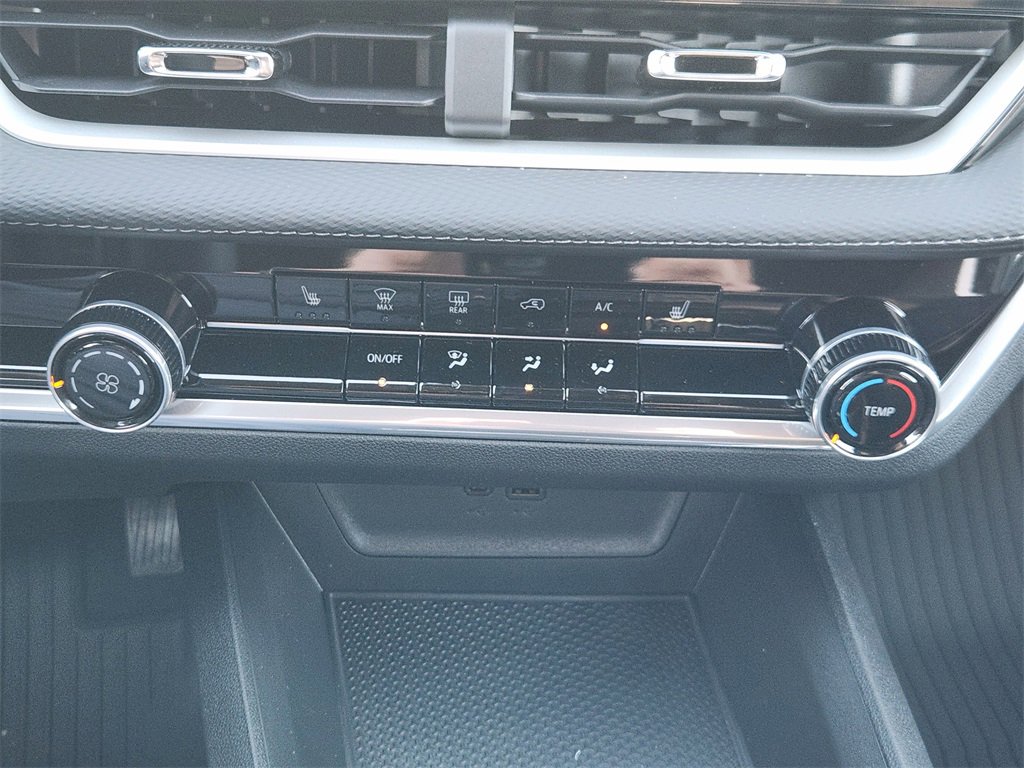 New 2026 Chevrolet Equinox LT w/ LPO, Floor Liner Package image 14