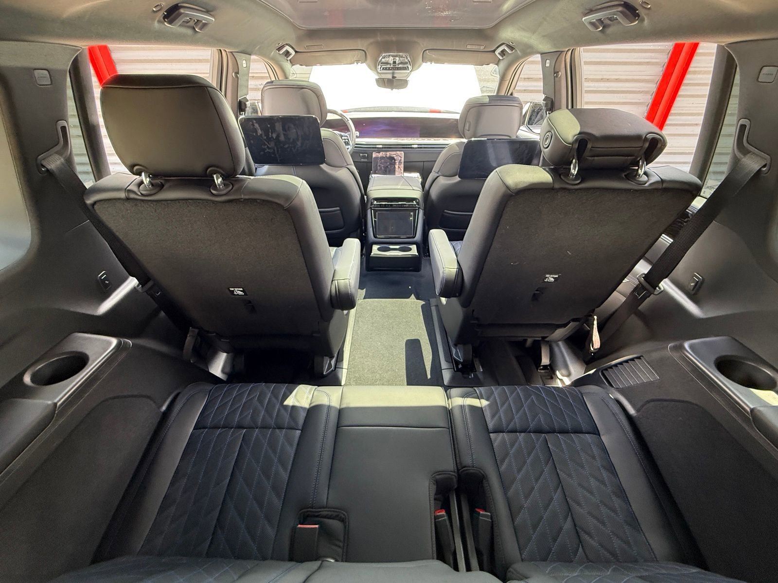 Used 2026 Cadillac Escalade IQ Sport 1 w/ LPO, ONYX Package AWD/4WD image 38