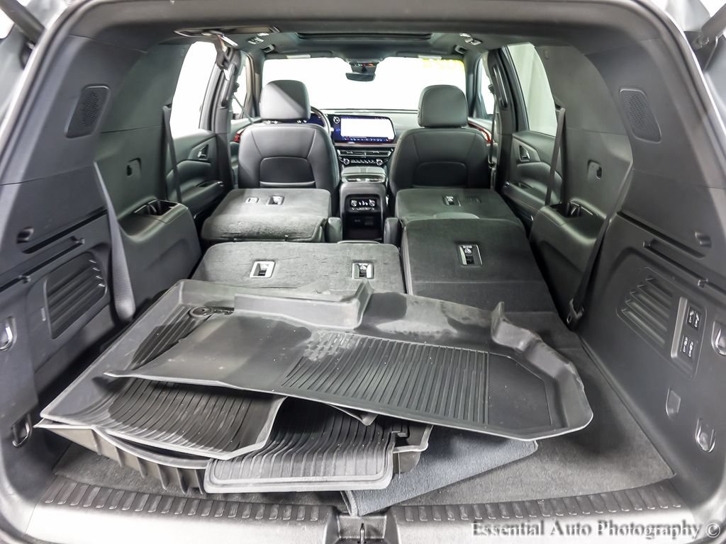 Used 2024 Chevrolet Traverse RS w/ LPO, Floor Liner Package AWD/4WD image 24