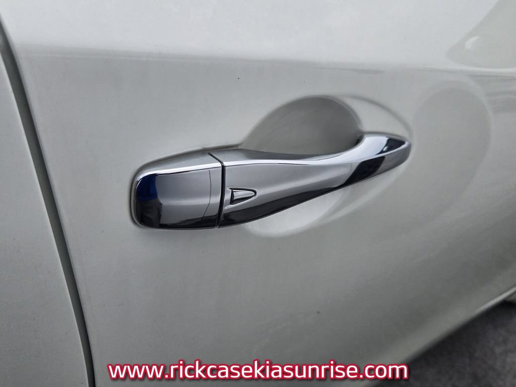 Used 2018 Nissan Altima 2.5 SR FWD image 10