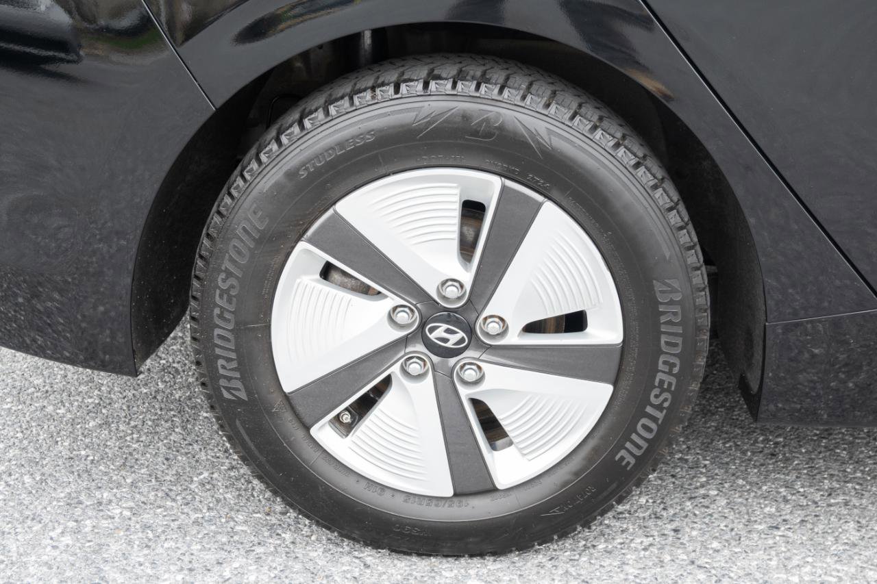 Used 2020 Hyundai Ioniq Blue FWD image 14