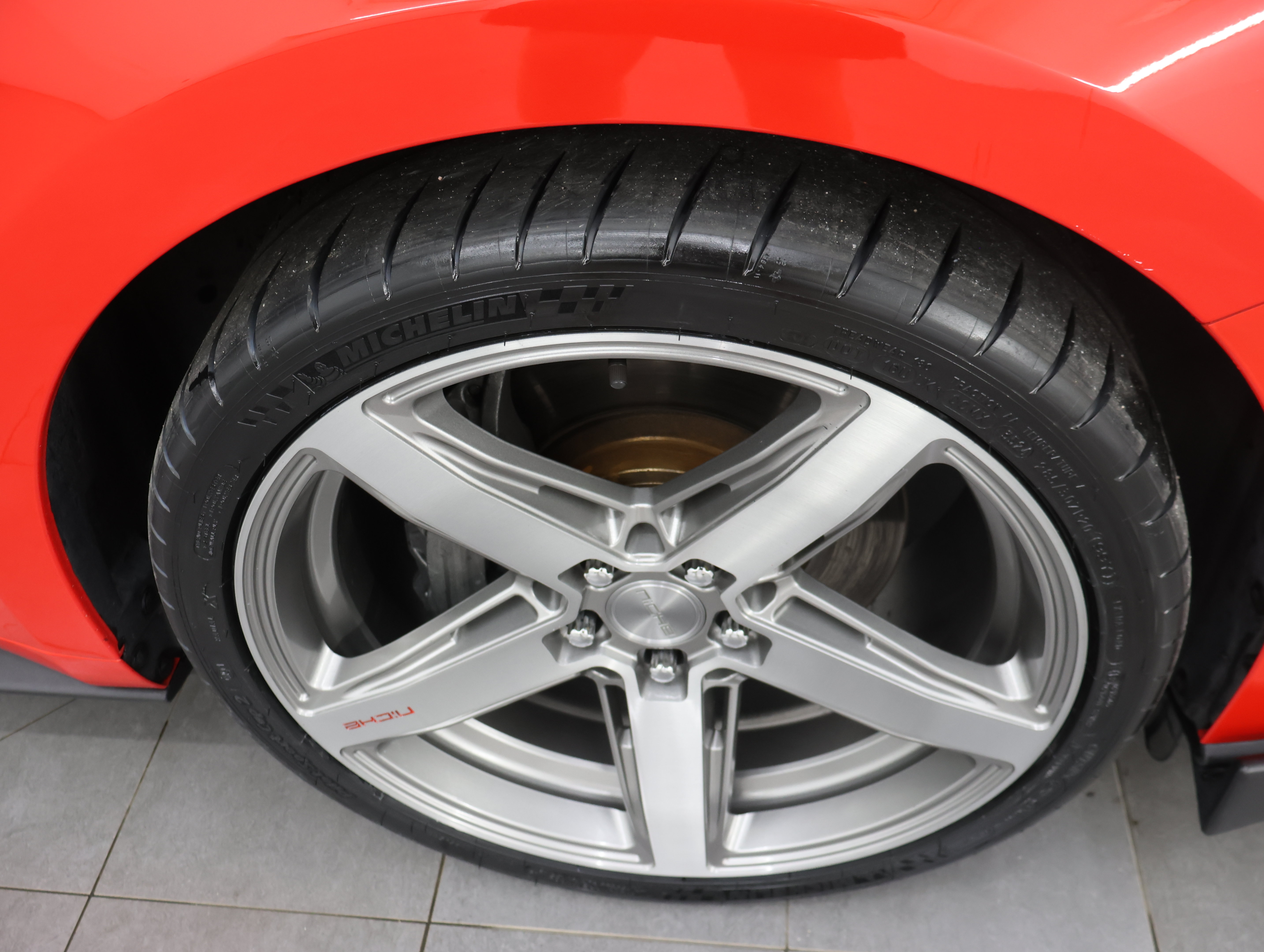 Used 2020 Ford Mustang GT Premium RWD image 3