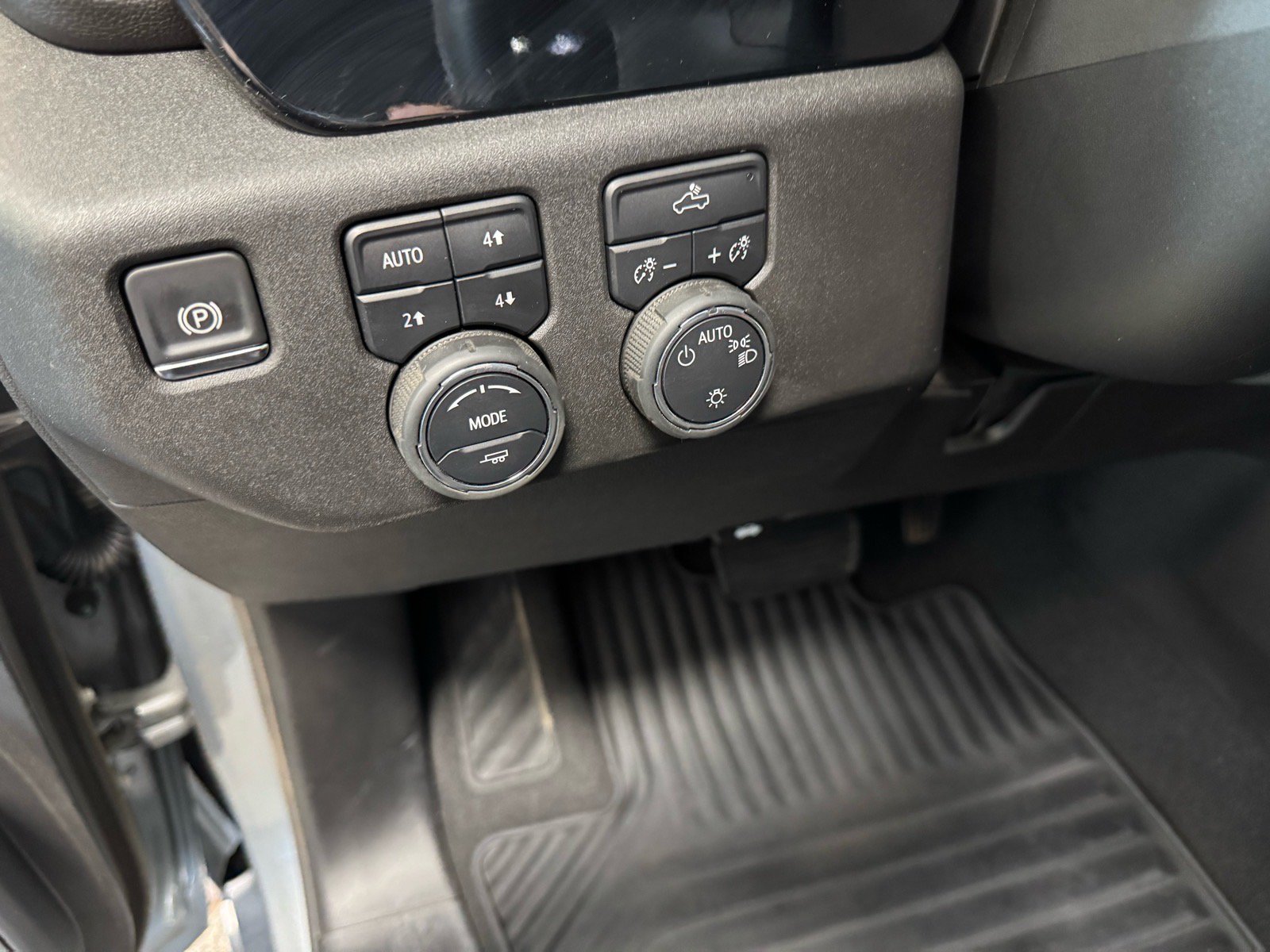 Used 2025 Chevrolet Silverado 1500 LT w/ All Star Edition Plus AWD/4WD image 17