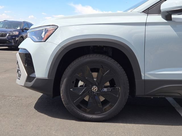 New 2026 Volkswagen Taos SE FWD image 5