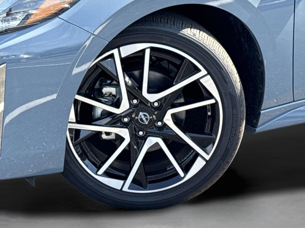 Certified 2025 Nissan Sentra SR w/ SR Premium Package image 45