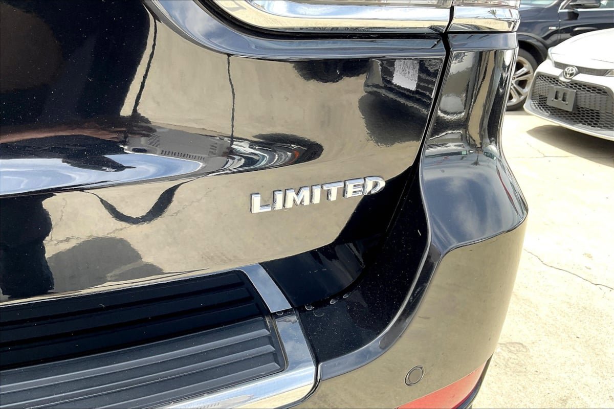 Used 2017 Jeep Grand Cherokee Limited AWD/4WD image 7