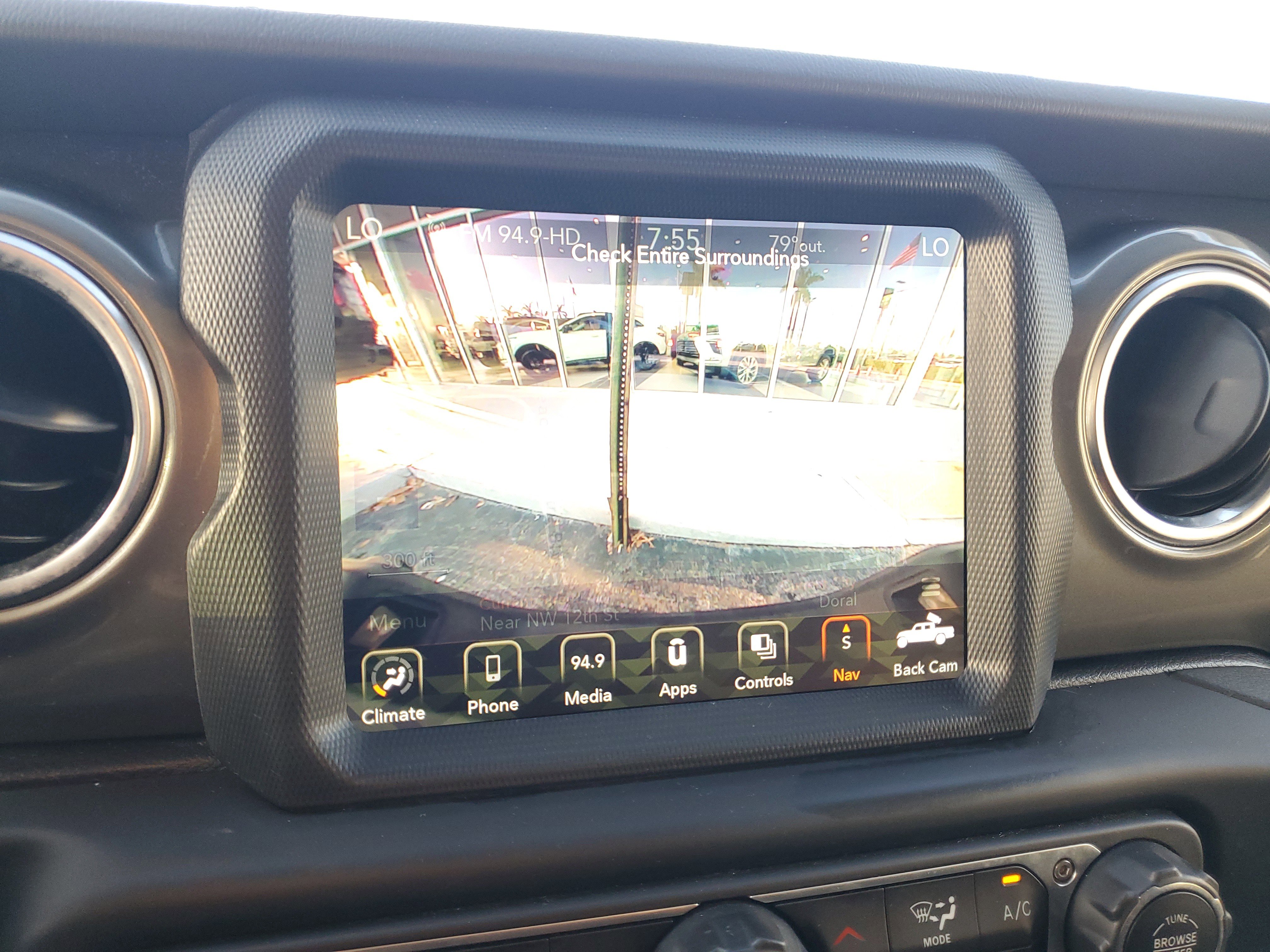 Used 2023 Jeep Gladiator Overland image 12