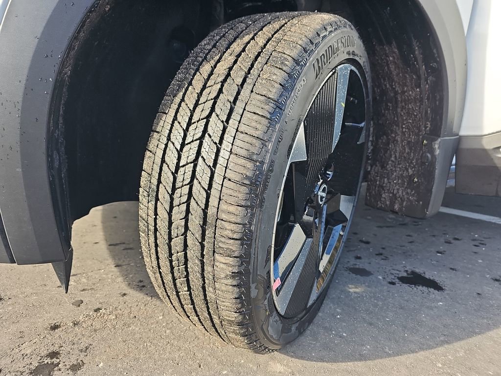 New 2026 Nissan Kicks SR FWD image 34