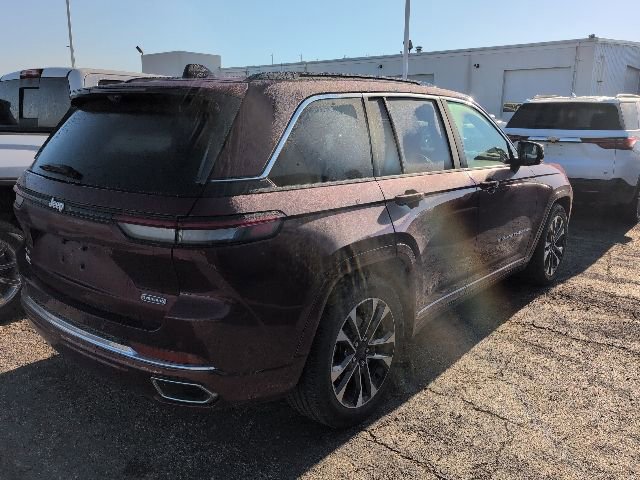 Used 2024 Jeep Grand Cherokee Overland w/ Luxury Tech Group IV AWD/4WD image 2