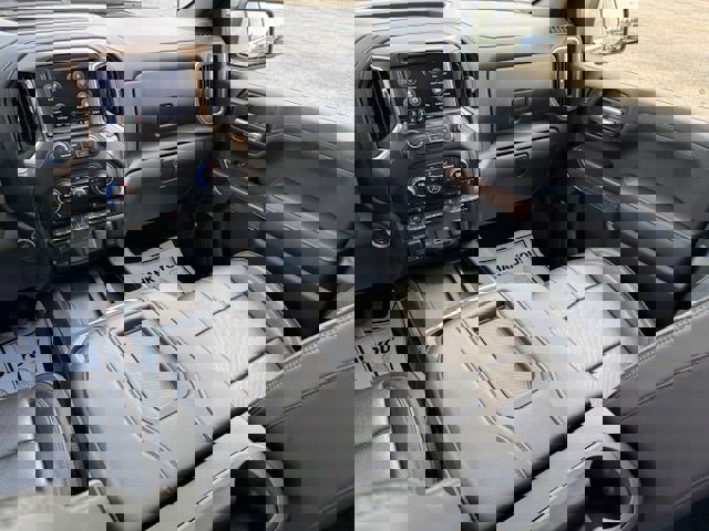 Used 2021 Chevrolet Silverado 1500 High Country w/ Technology Package image 22