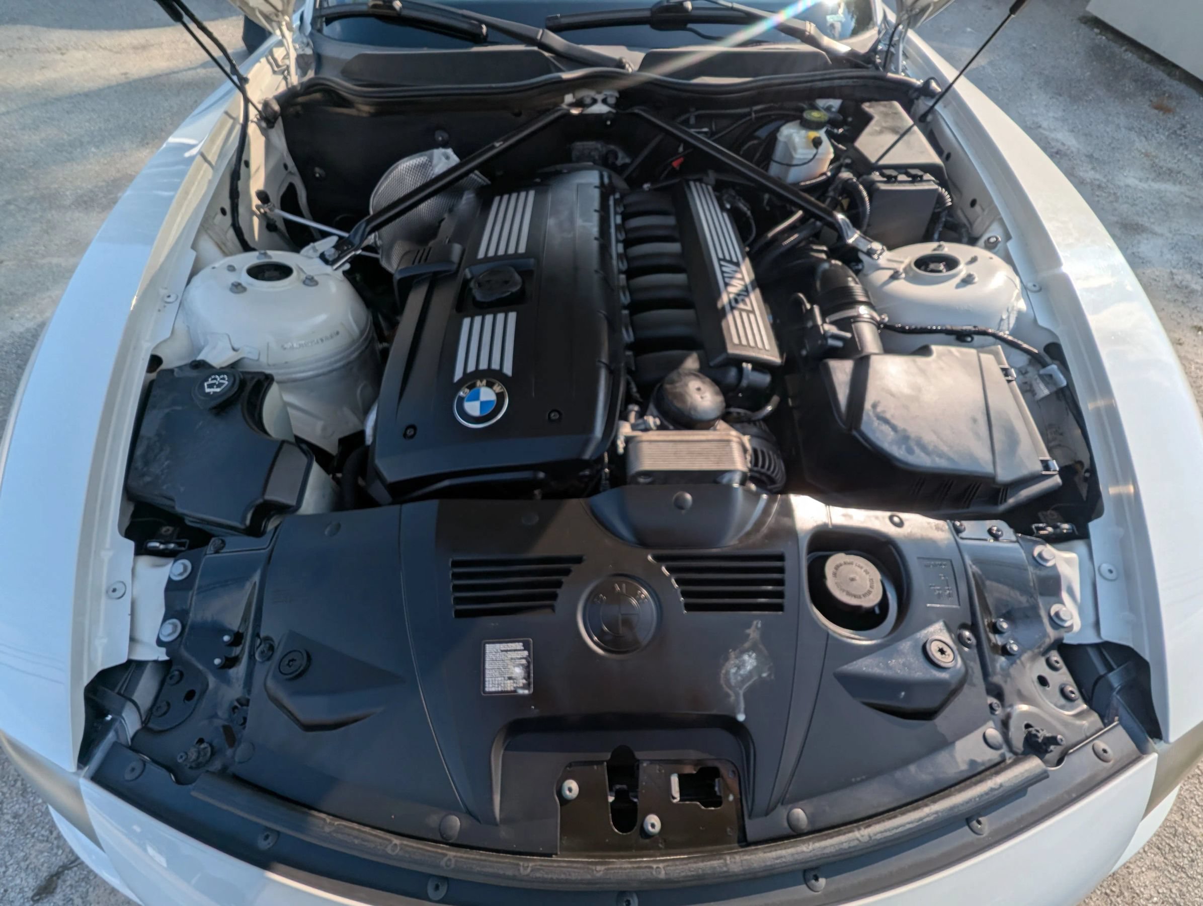 Used 2008 BMW Z4 3.0i RWD image 8