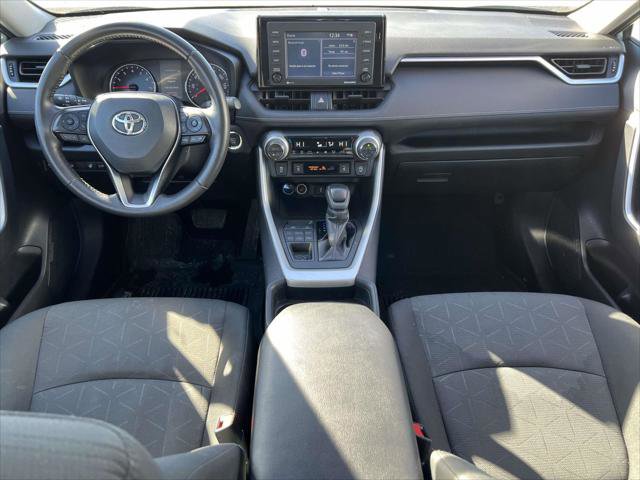 Used 2020 Toyota RAV4 XLE w/ Convenience Package image 14