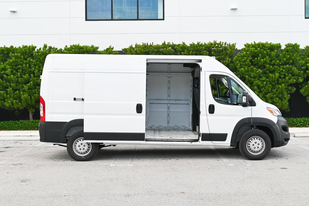 Used 2024 RAM ProMaster 2500 w/ Convenience Group FWD image 8