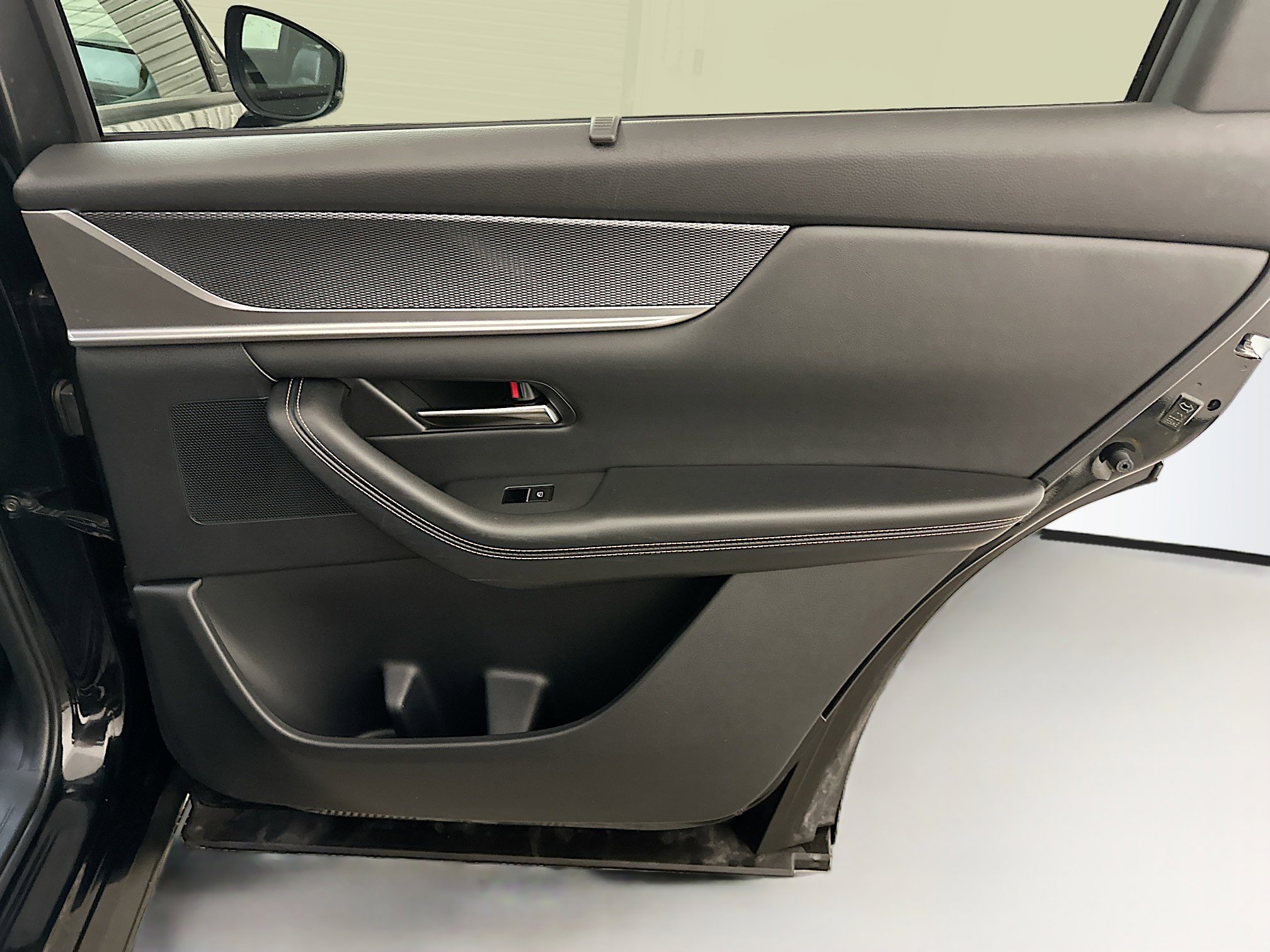 Used 2024 MAZDA CX-90 Plug-In Hybrid w/ Preferred image 34