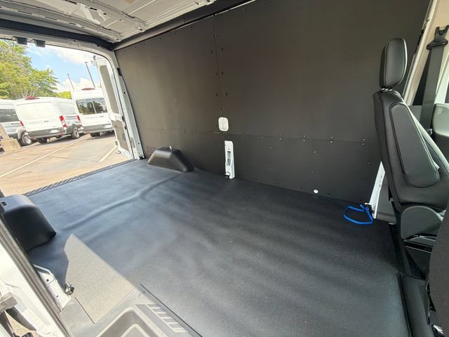 New 2026 Ford Transit 250 148 Medium Roof w/ Load Area Protection Package RWD image 16