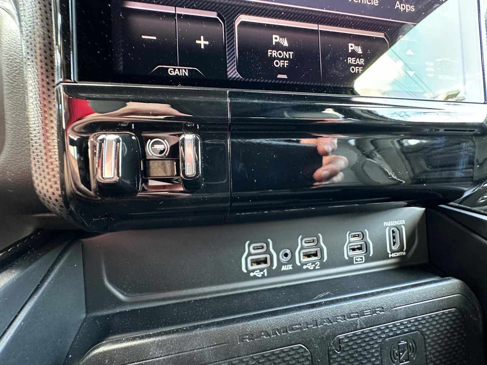 New 2025 RAM 1500 Limited image 25
