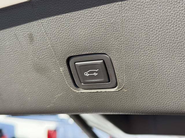 Used 2023 Chevrolet Traverse LT FWD image 10