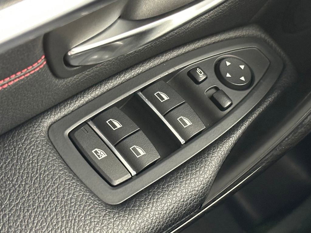 Used 2017 BMW 330i xDrive Sedan image 35