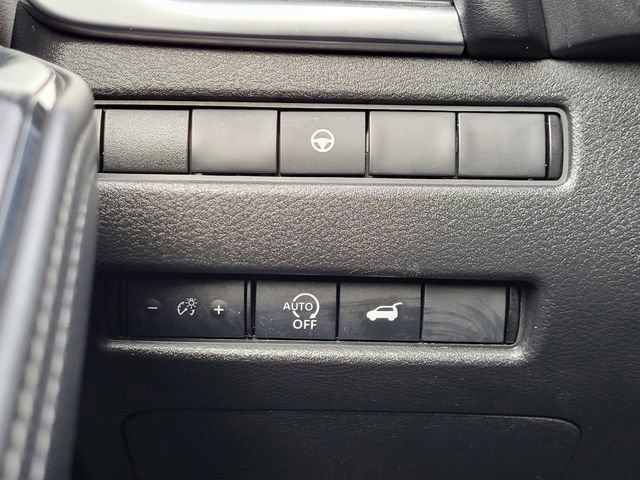 Used 2024 Nissan Rogue SV image 12