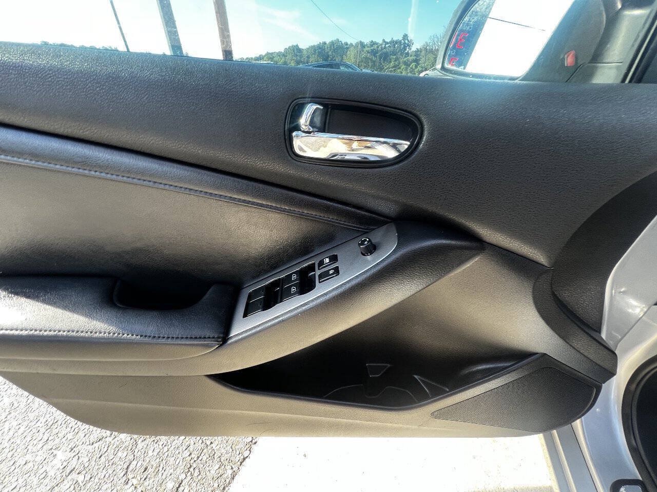 Used 2012 Nissan Altima 2.5 SL w/ 2.5SL Pkg FWD image 17