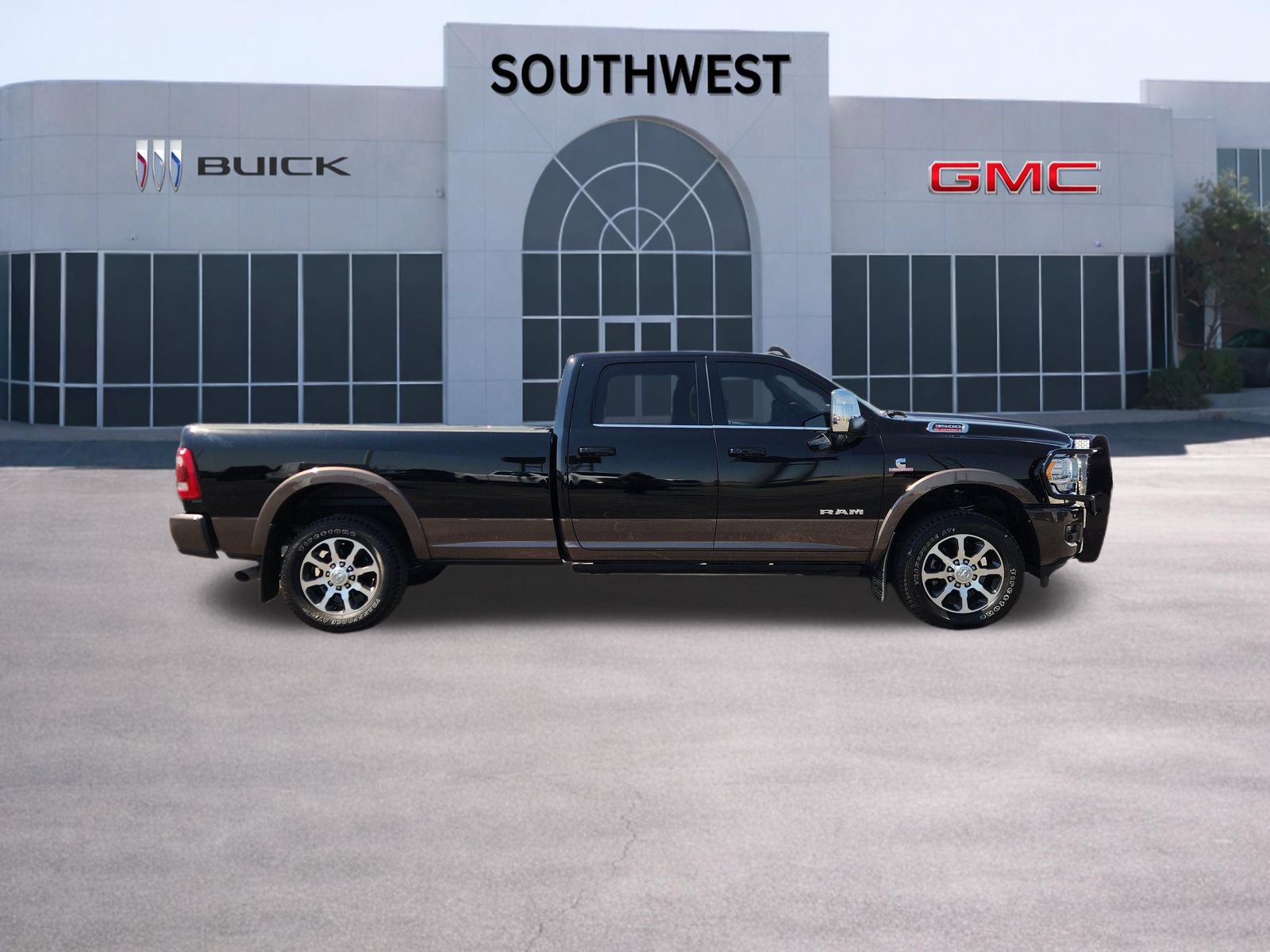 Used 2024 RAM 3500 Limited w/ Towing Technology Group AWD/4WD image 7