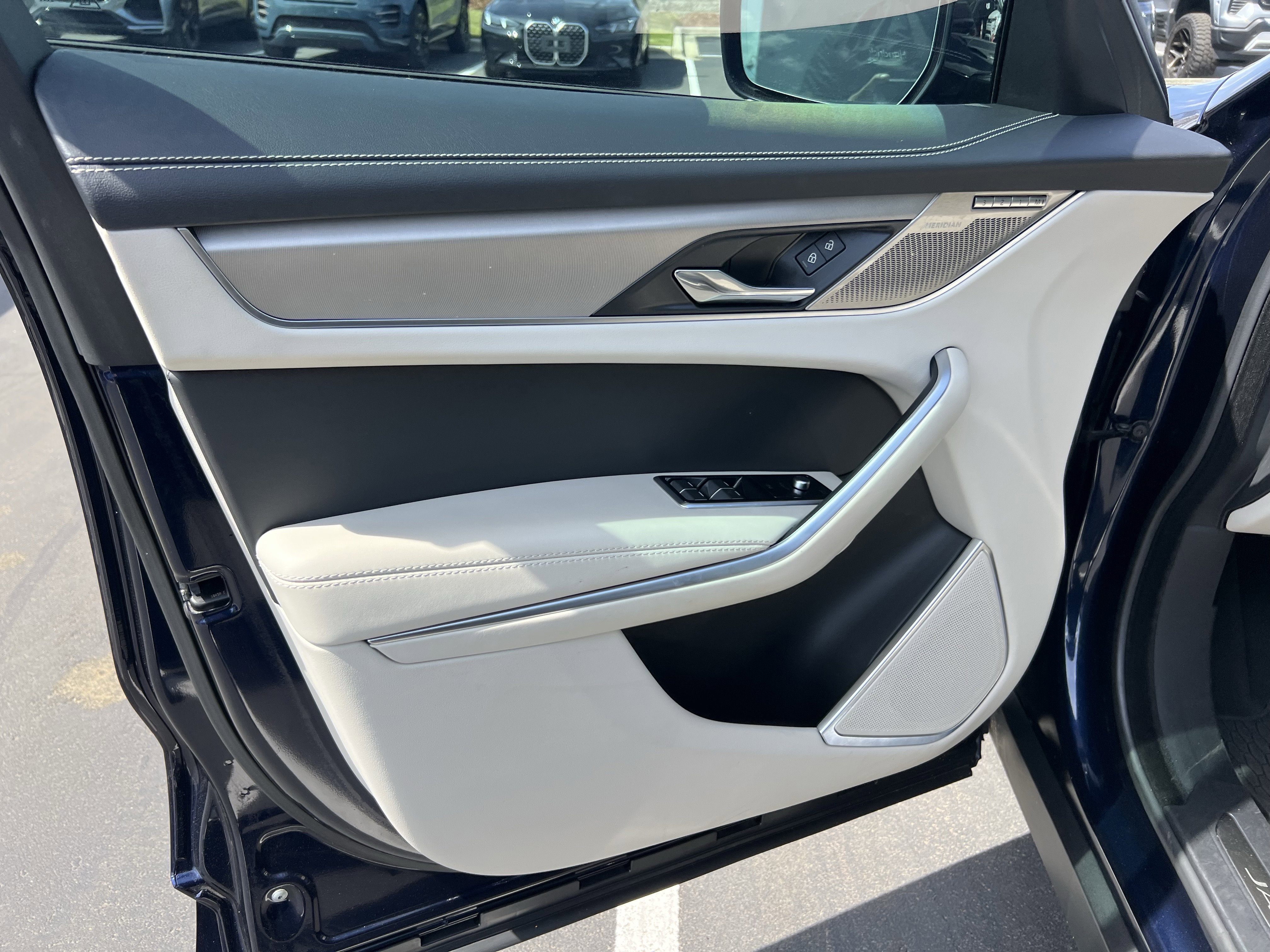 Certified 2026 Jaguar F-PACE R-Dynamic S AWD/4WD image 13