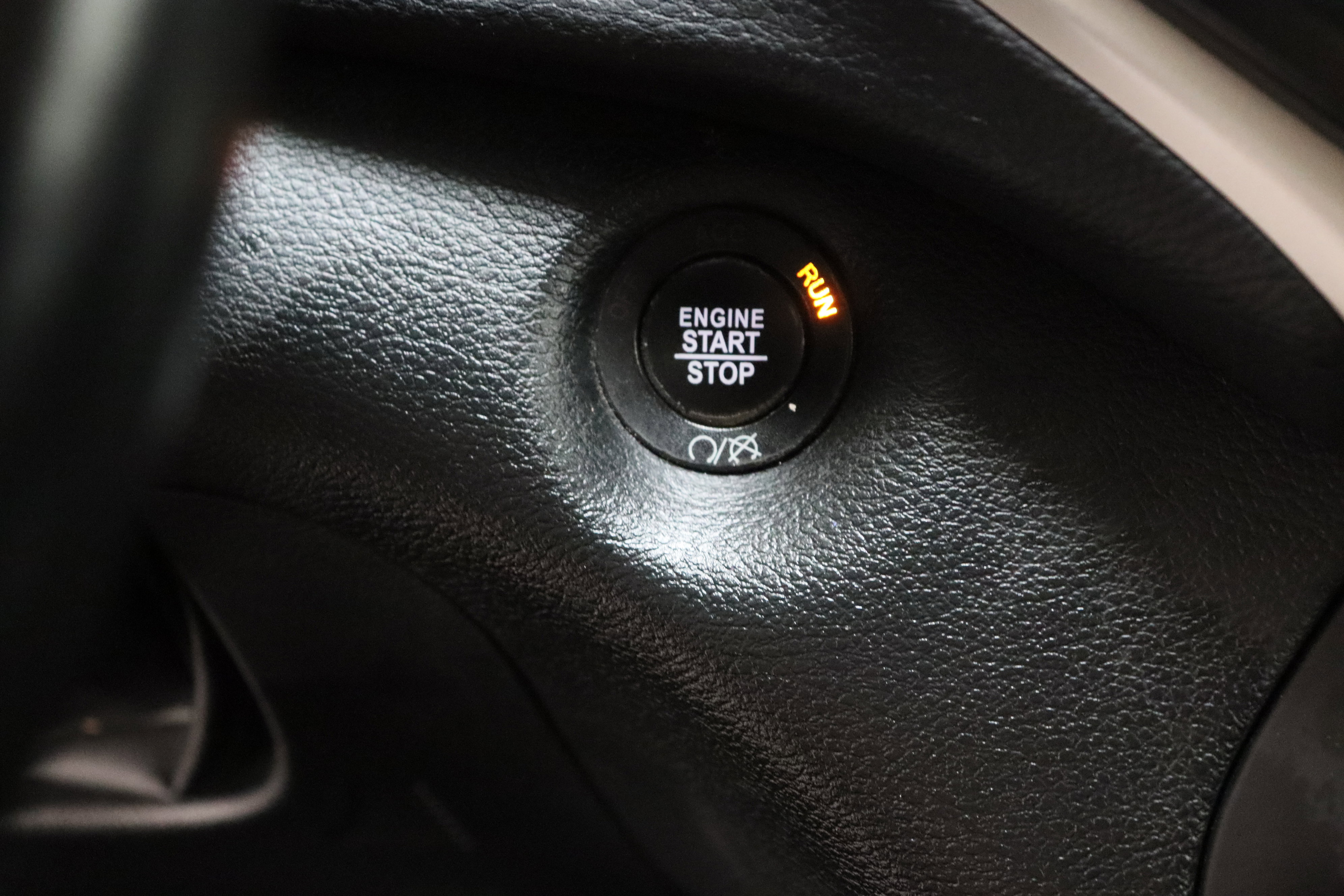 Used 2018 Jeep Cherokee Trailhawk w/ Quick Order Package 27L image 18