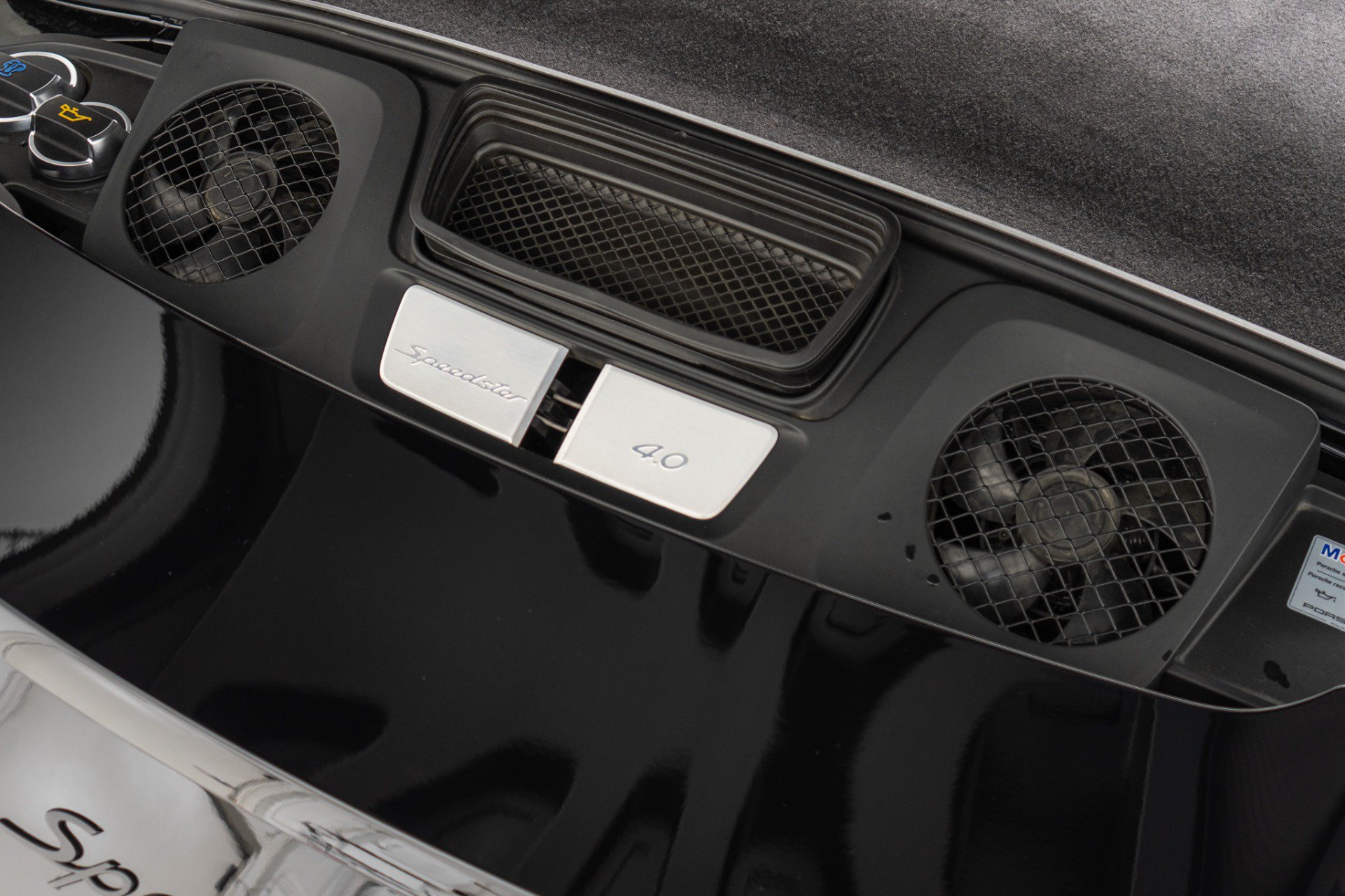 Used 2019 Porsche 911 Speedster RWD image 37