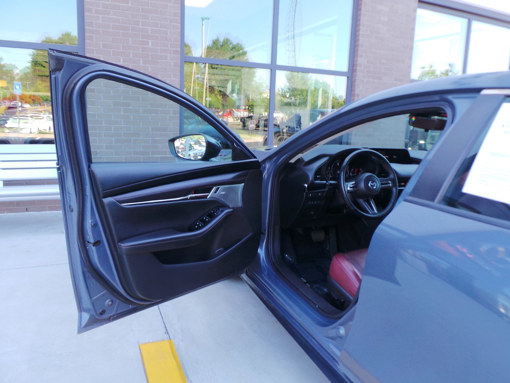 Used 2022 MAZDA MAZDA3 s FWD image 21