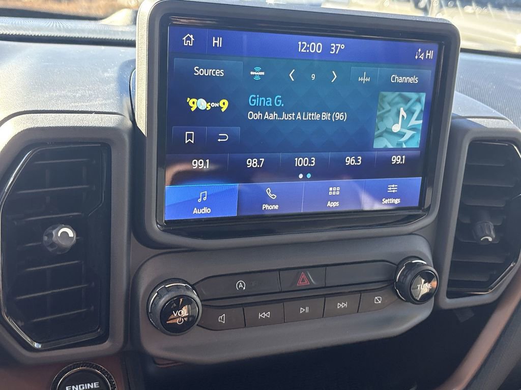 Used 2023 Ford Bronco Sport Outer Banks w/ Tech Package image 16