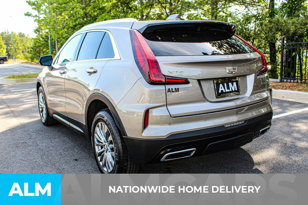 Used 2025 Cadillac XT4 Premium Luxury FWD image 4