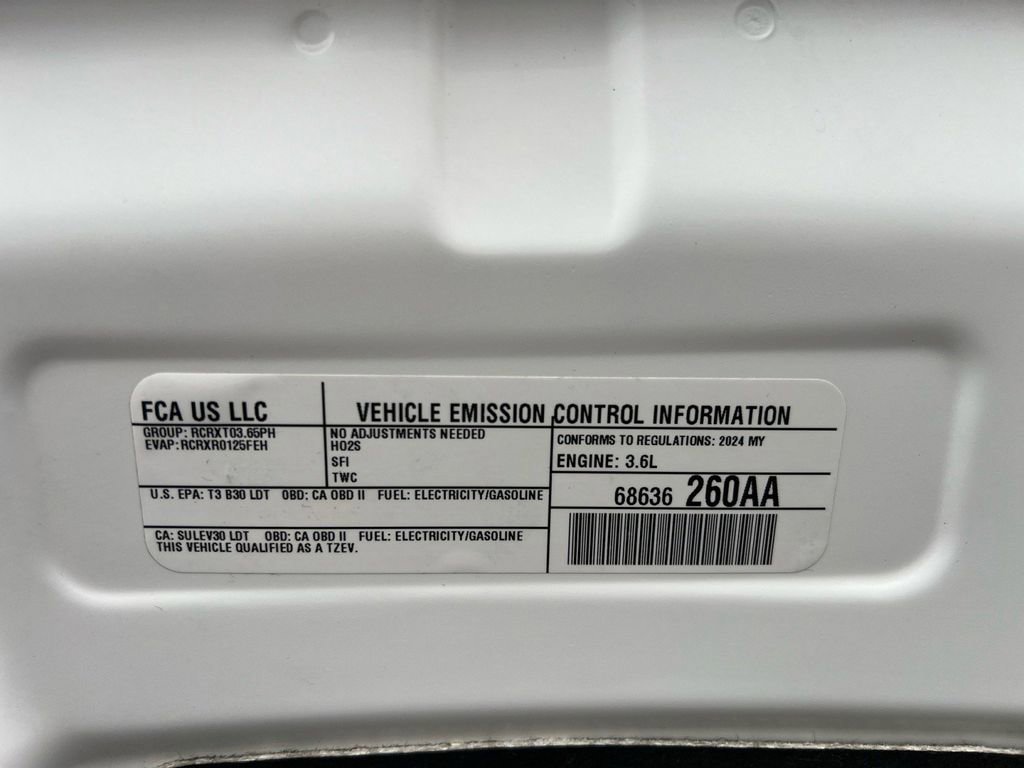 Used 2024 Chrysler Pacifica Select FWD image 45