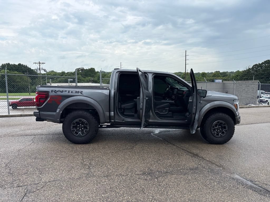 Used 2025 Ford F150 Raptor w/ Equipment Group 803A Raptor R AWD/4WD image 8