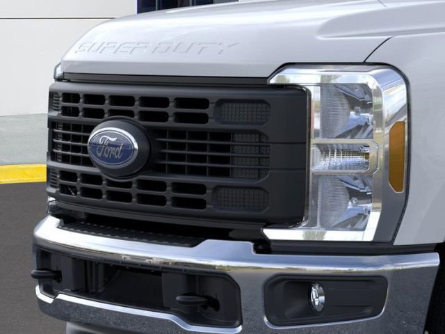 New 2026 Ford F250 XL w/ XL Chrome Package image 33