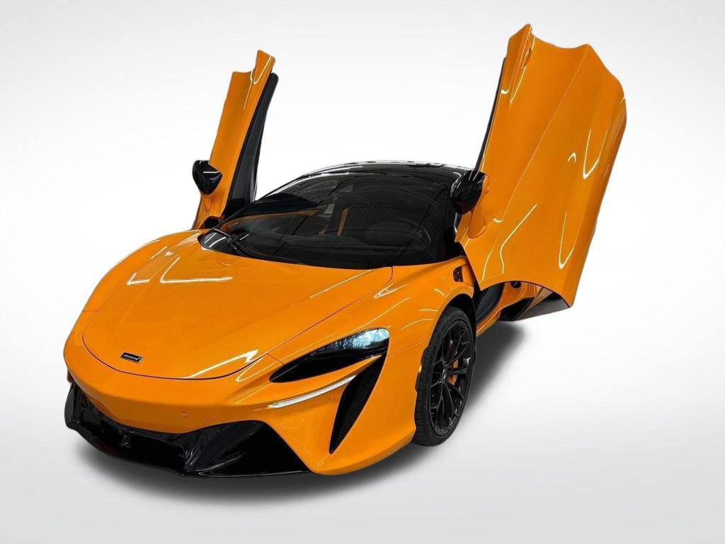 Used 2025 McLaren Artura RWD image 22