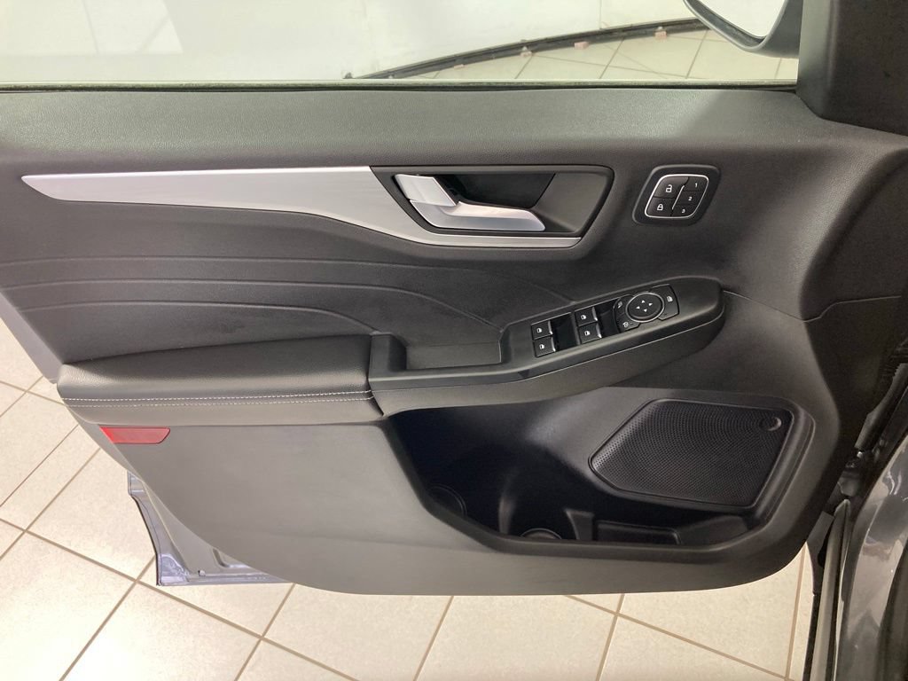 Used 2024 Ford Escape Platinum AWD/4WD image 15