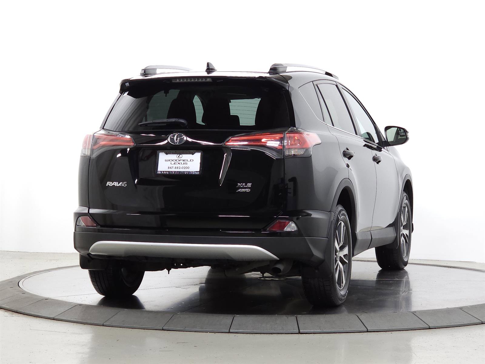 Used 2016 Toyota RAV4 XLE AWD/4WD image 9