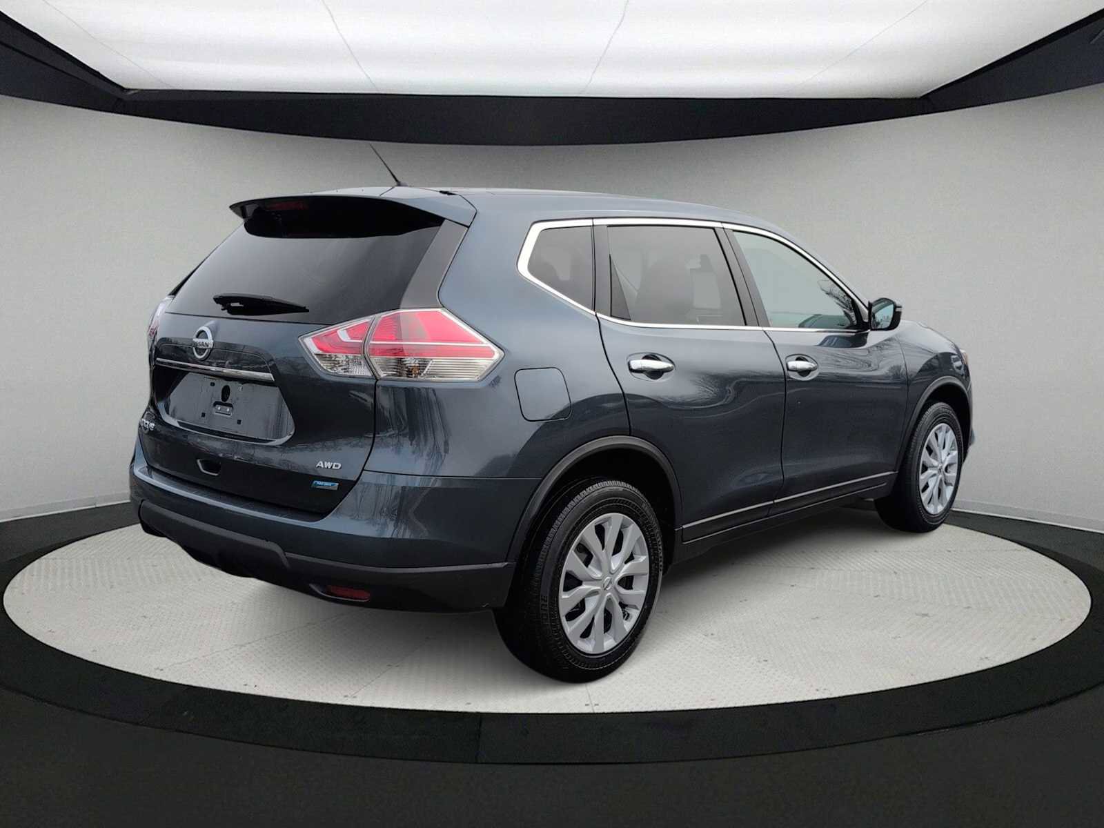 Used 2014 Nissan Rogue S w/ S Family Package image 8