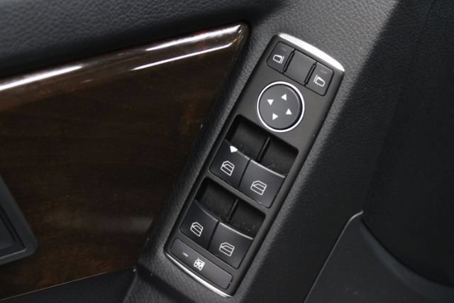 Used 2013 Mercedes-Benz GLK 350 4MATIC image 10