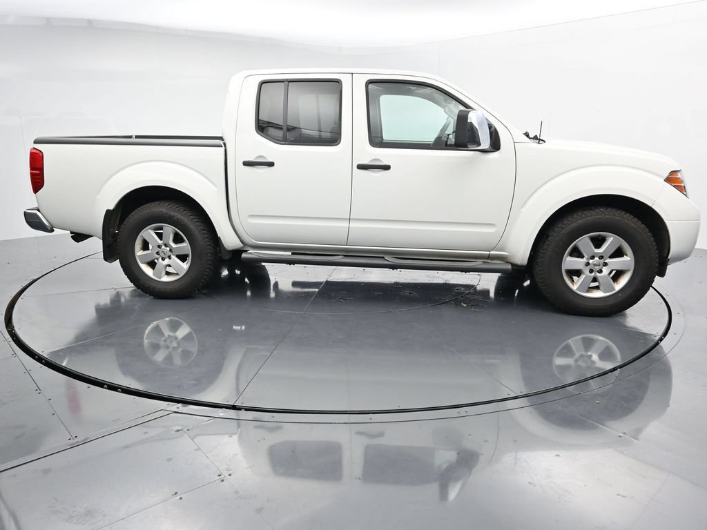 Used 2016 Nissan Frontier SV w/ SV Value Truck Package AWD/4WD image 9