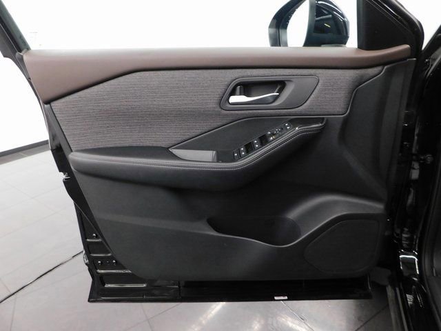 Certified 2023 Nissan Rogue SV image 19