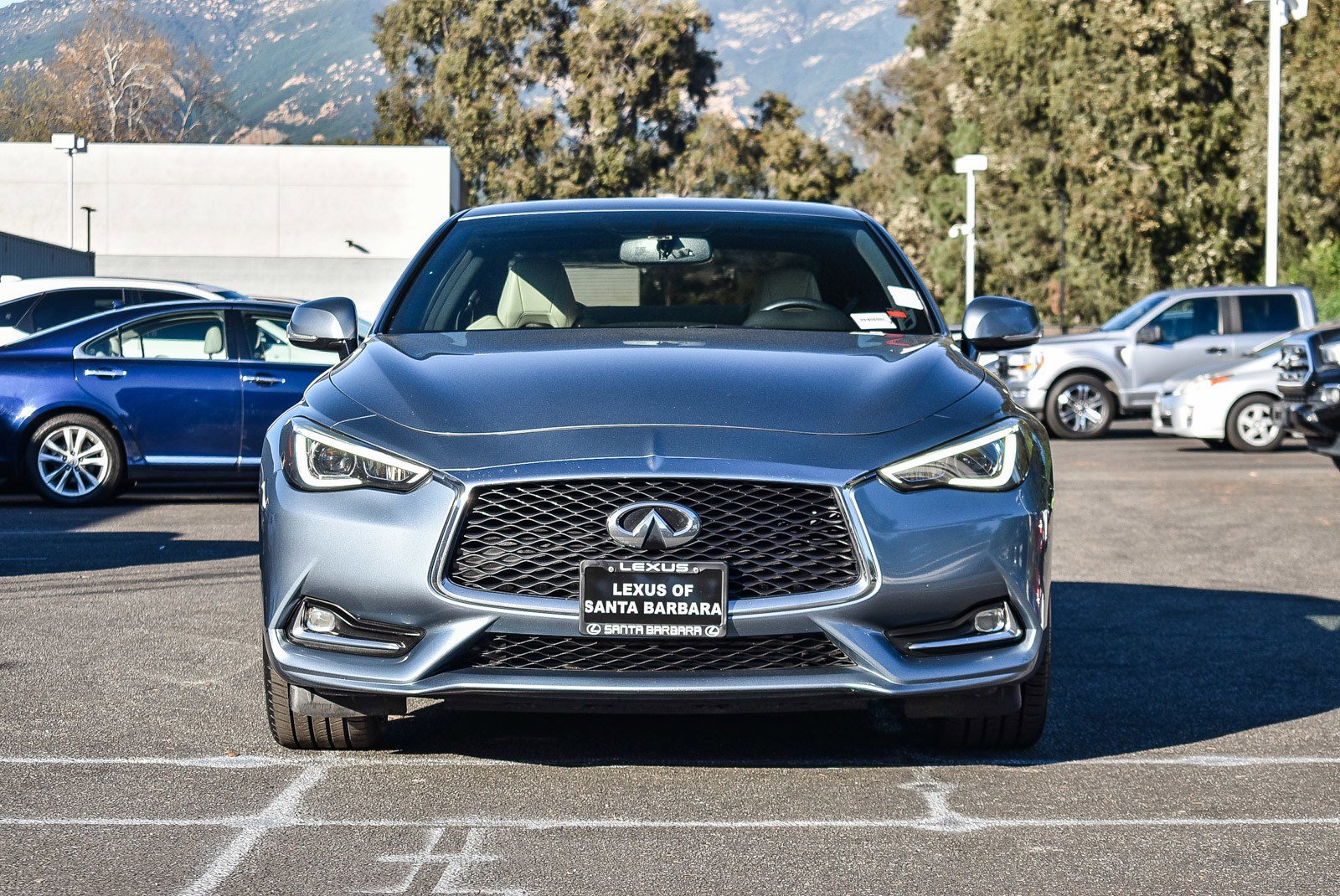 Used 2017 INFINITI Q60 w/ Premium Plus Package 2.0T image 2