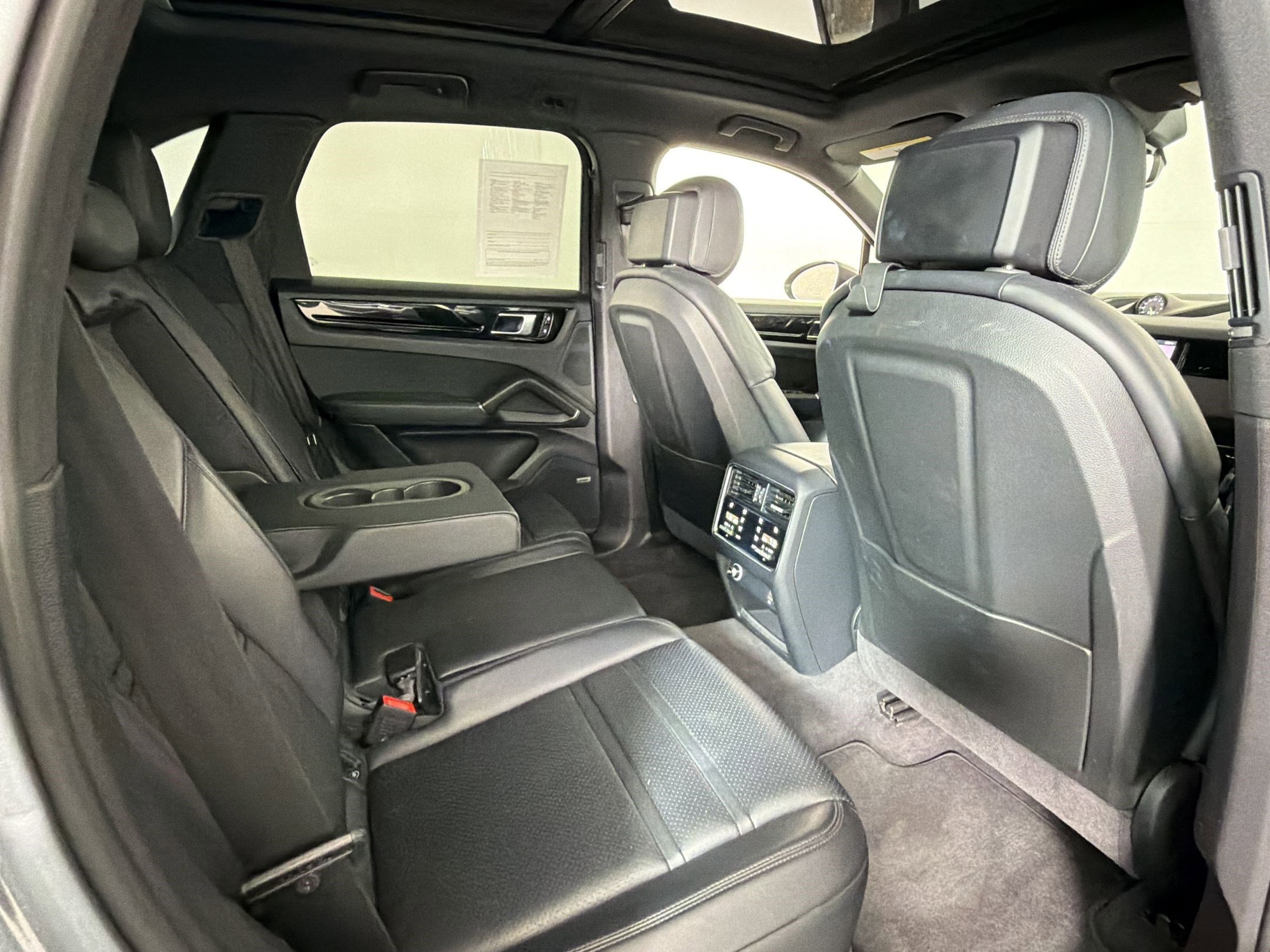 Used 2019 Porsche Cayenne E-Hybrid image 29