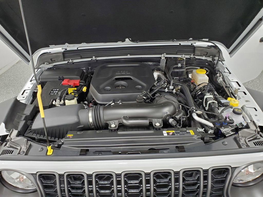 Used 2025 Jeep Wrangler Sport AWD/4WD image 11