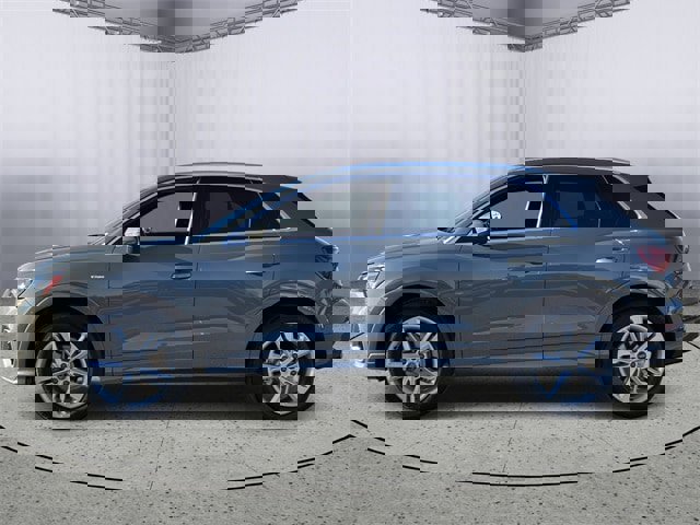 Used 2020 Audi Q3 2.0T Premium w/ Convenience Package image 3